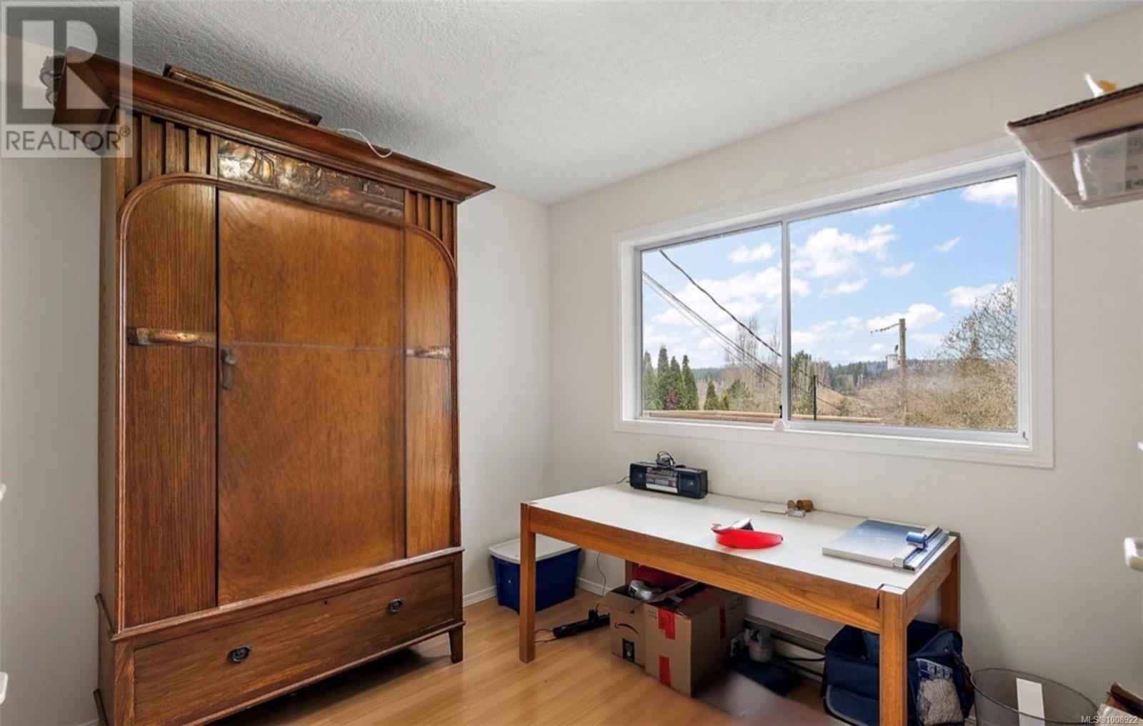 Single Family House for Sale in  West Saanich Rd Saanich 