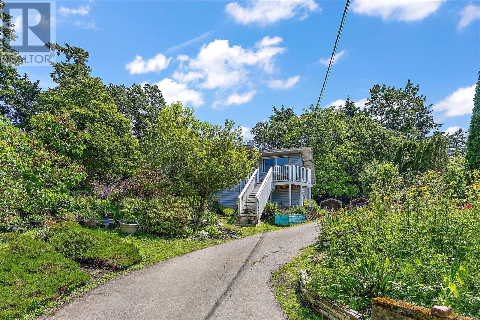 Single Family House for Sale in  West Saanich Rd Saanich 