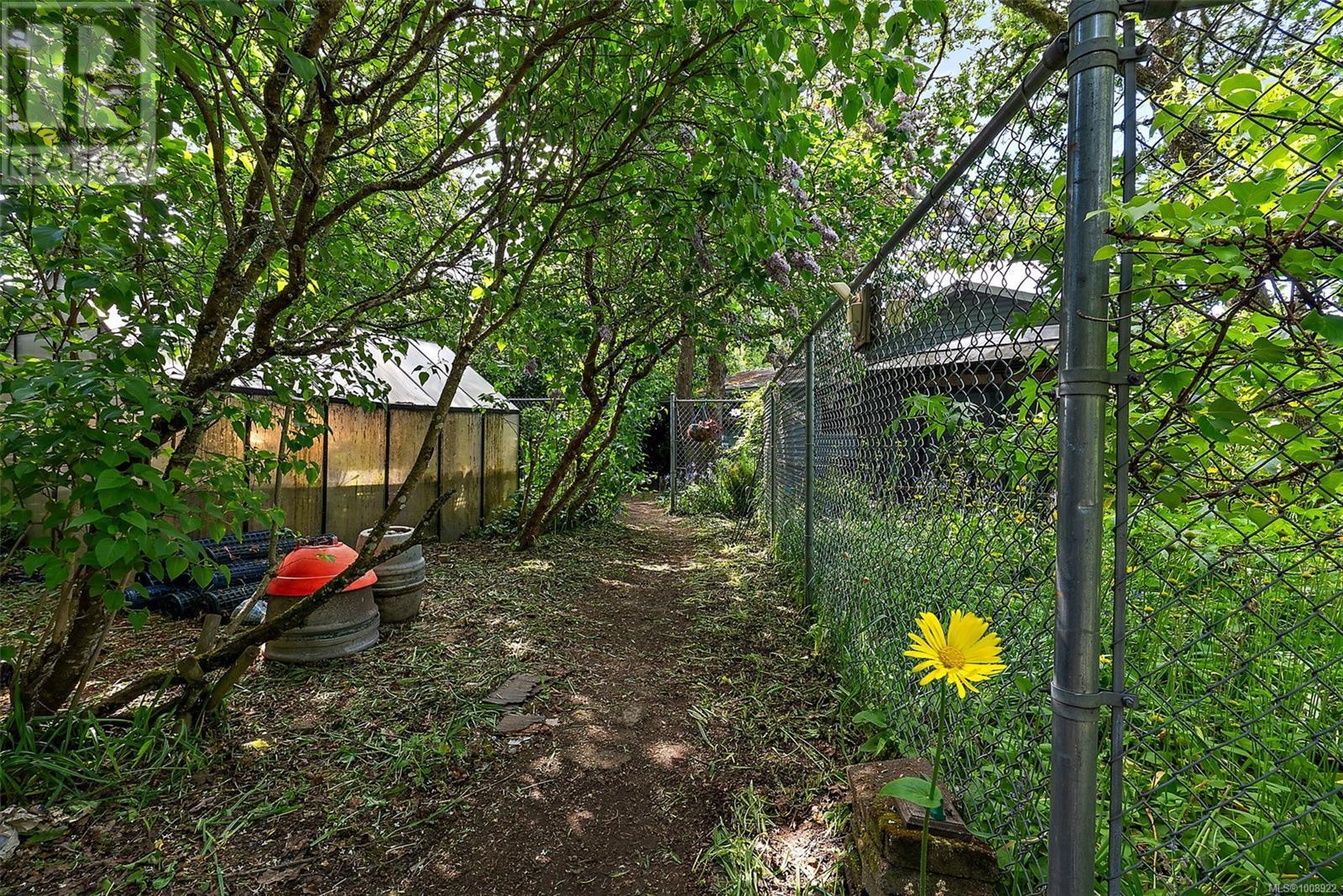 Single Family House for Sale in  West Saanich Rd Saanich 