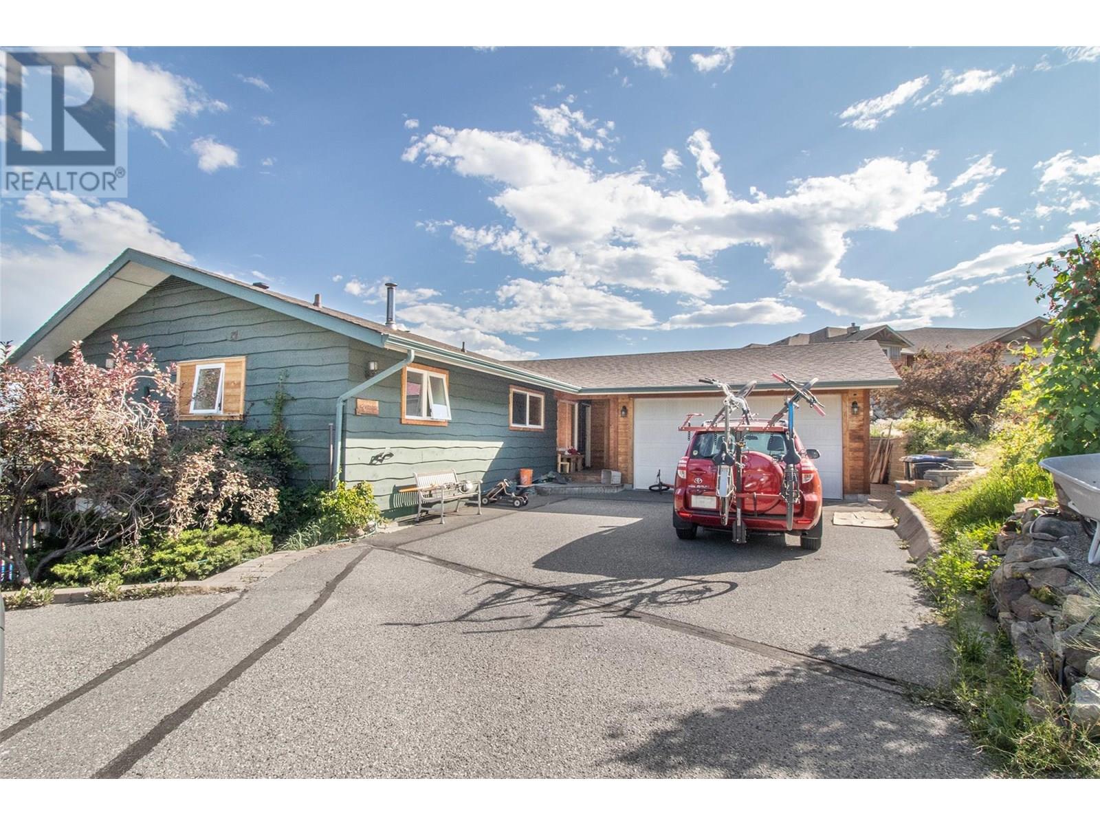 2741 Sugosa Place, West Kelowna