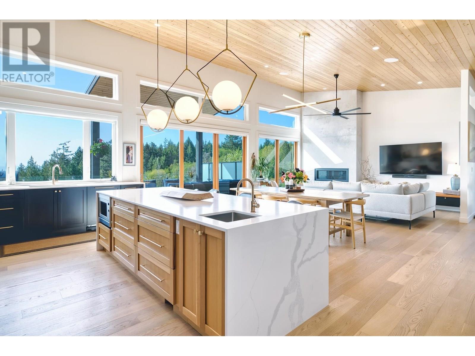 5769 GENNI'S WAY, Sechelt