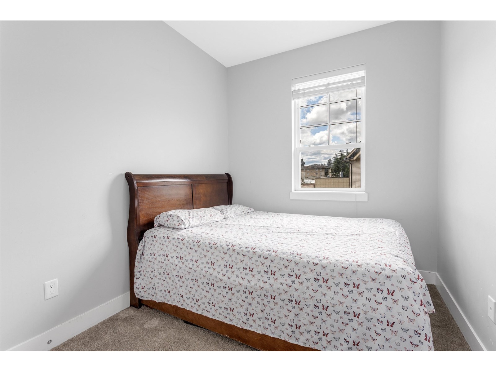Photo 4 of 19 2530 Janzen Street, Abbotsford BC