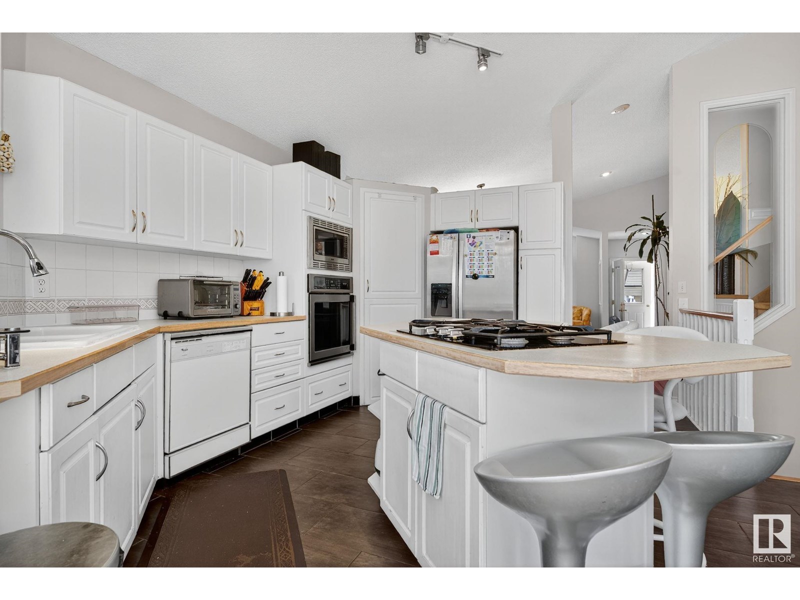 Photo 11 of 47 Huntington Cr, St Albert AB