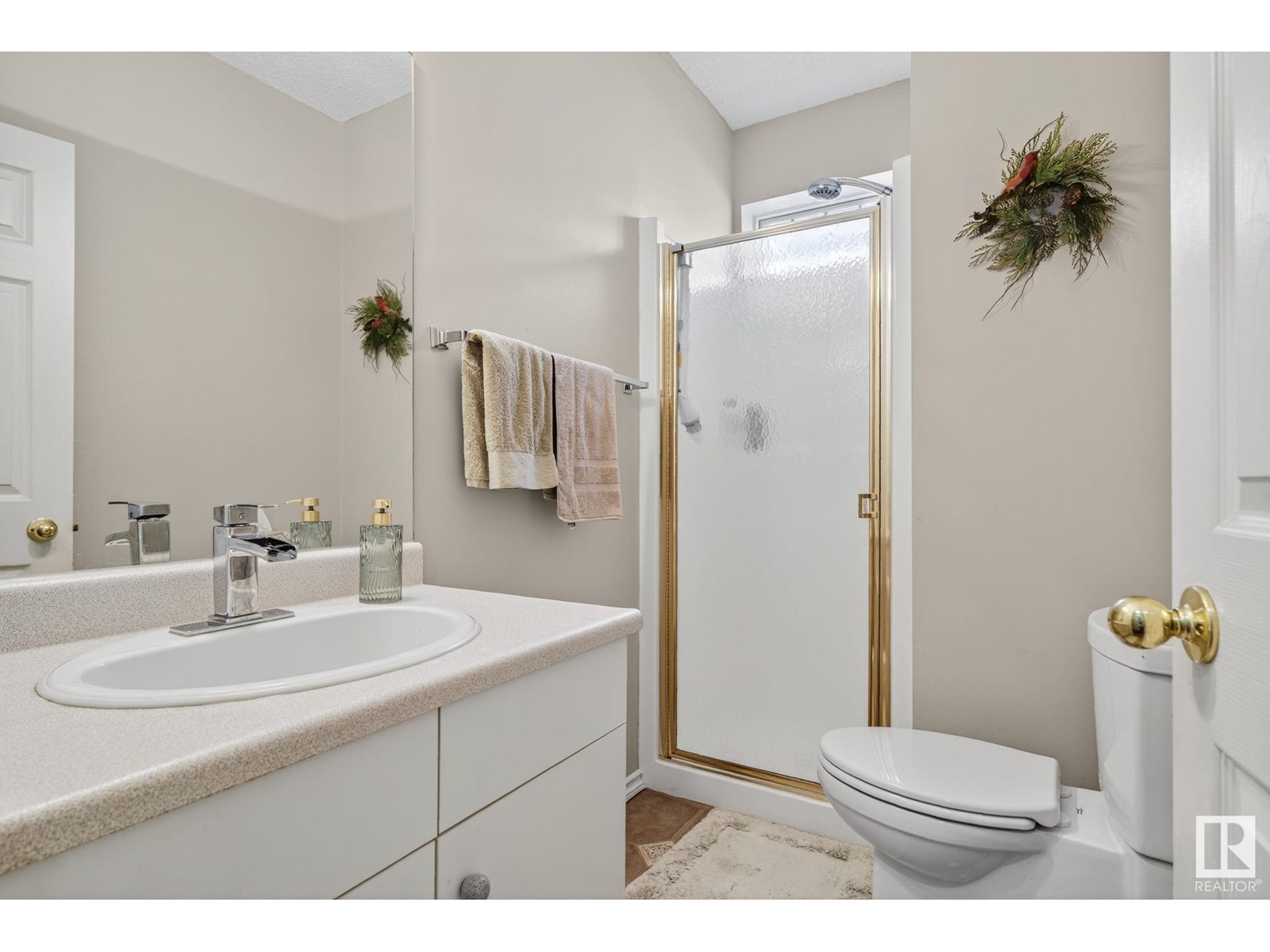 Photo 19 of 47 Huntington Cr, St Albert AB