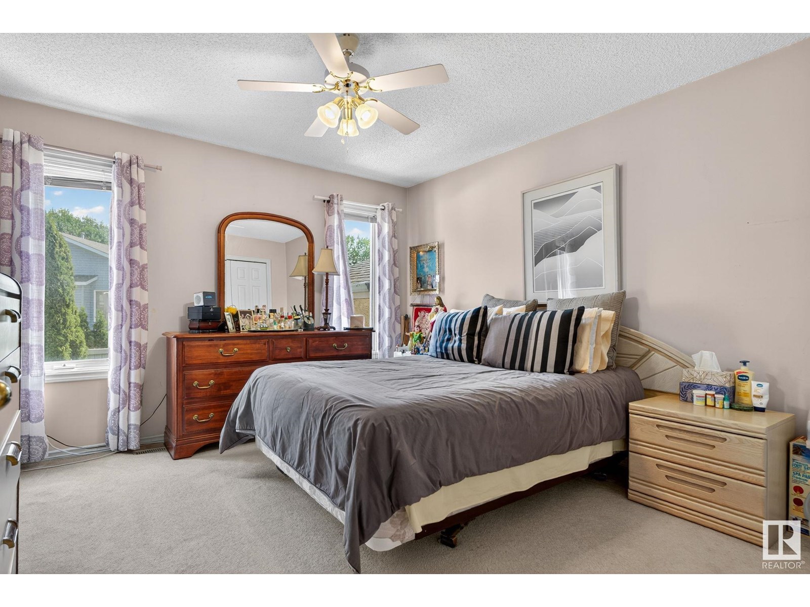 Photo 20 of 47 Huntington Cr, St Albert AB