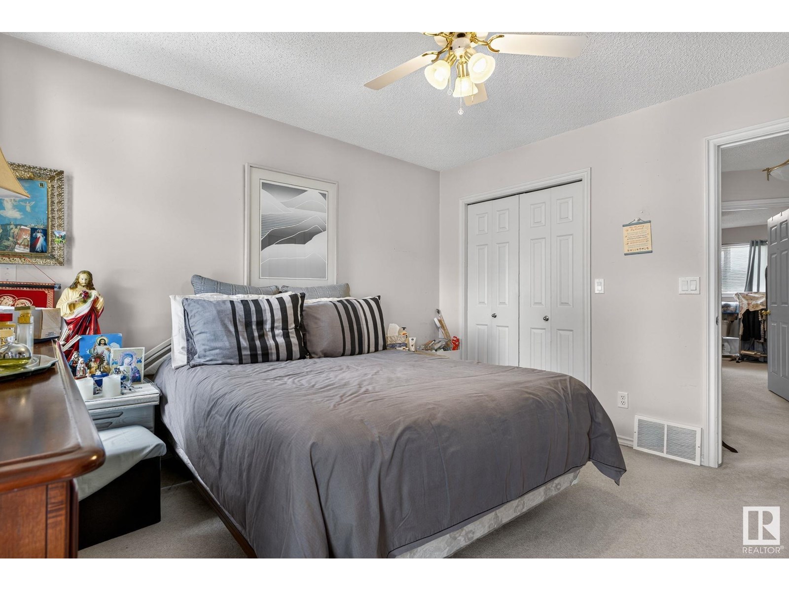 Photo 21 of 47 Huntington Cr, St Albert AB