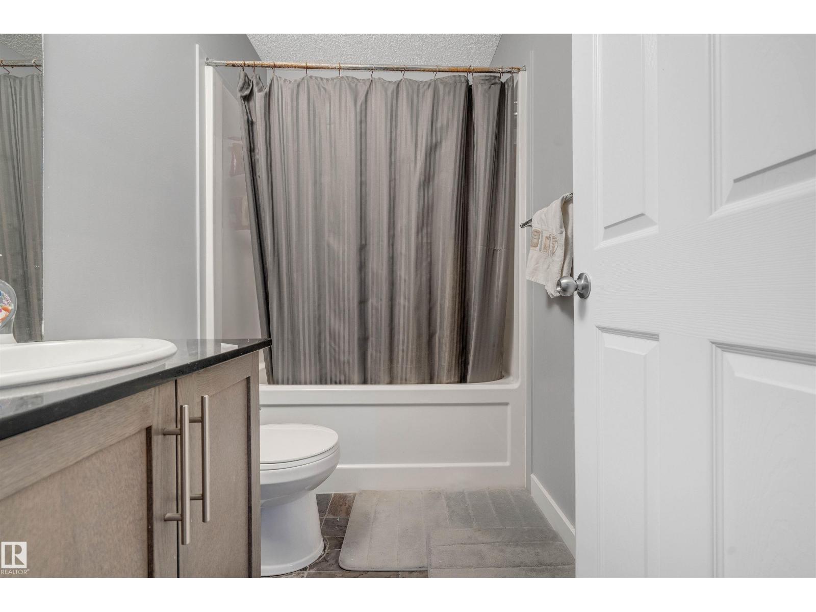 Photo 10 of 8616 221 St Nw, Edmonton AB