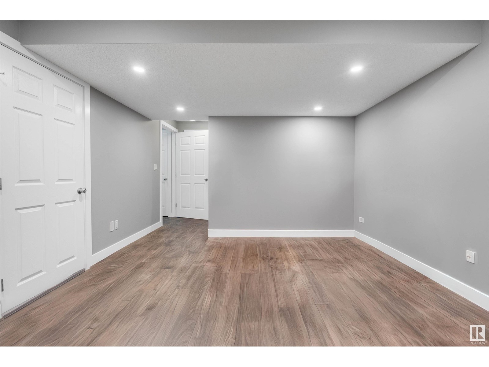 Photo 18 of 8616 221 St Nw, Edmonton AB