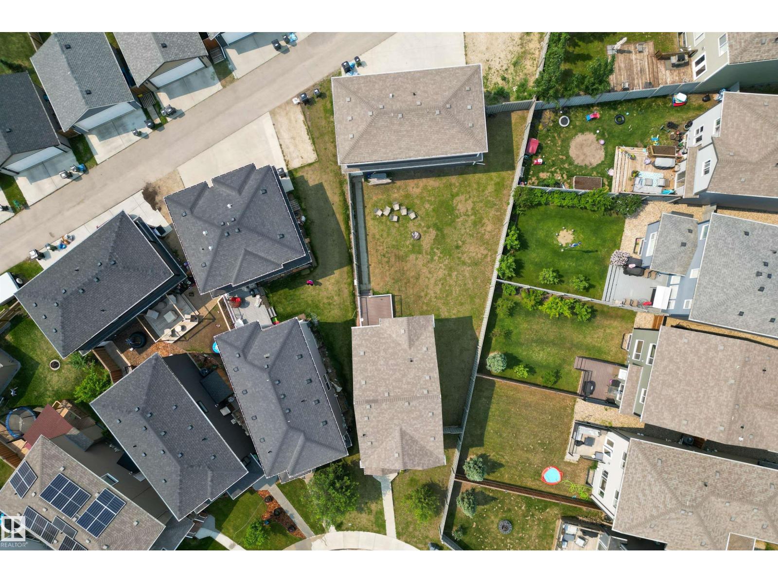 Photo 35 of 8616 221 St Nw, Edmonton AB