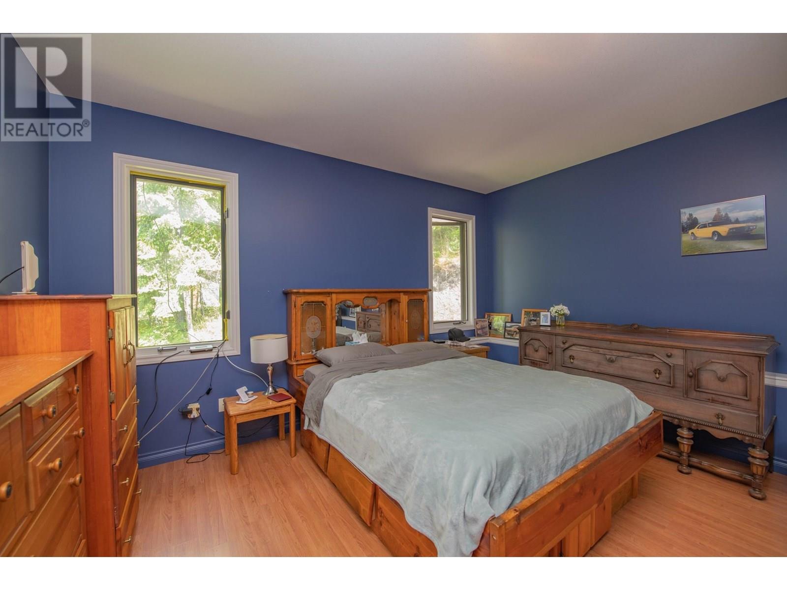 1710 6 Highway, Nakusp