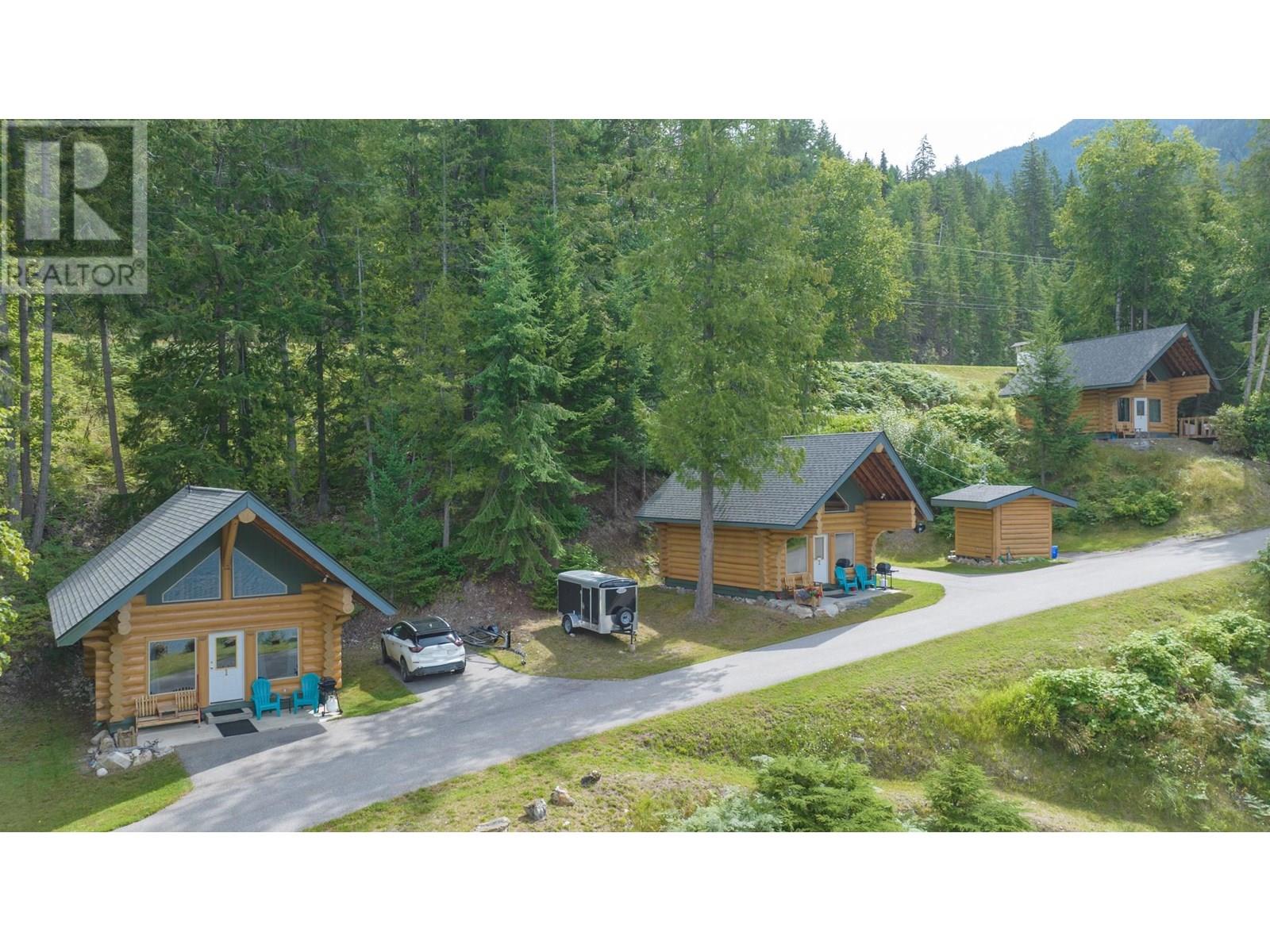 1710 6 Highway, Nakusp