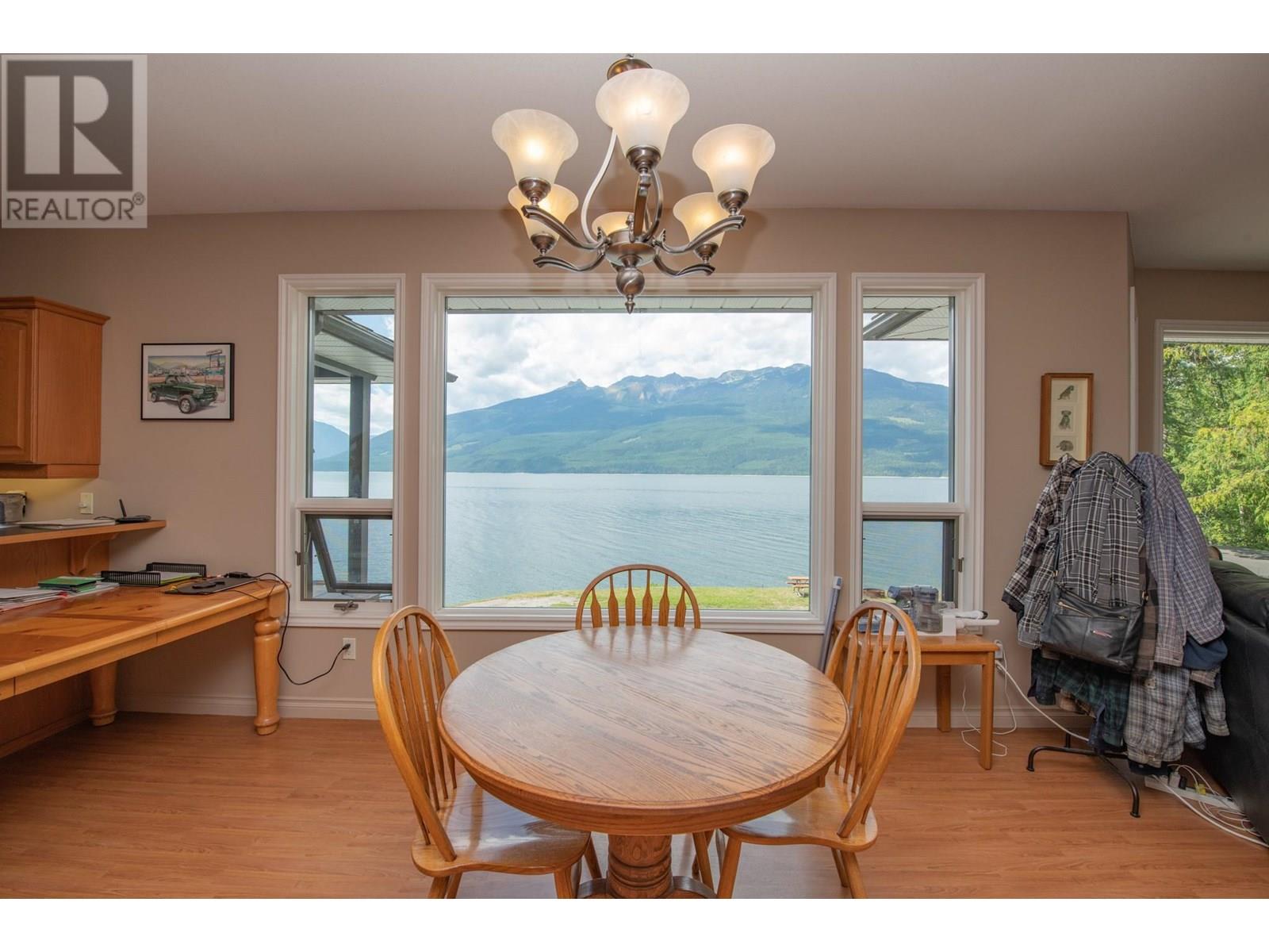 1710 6 Highway, Nakusp