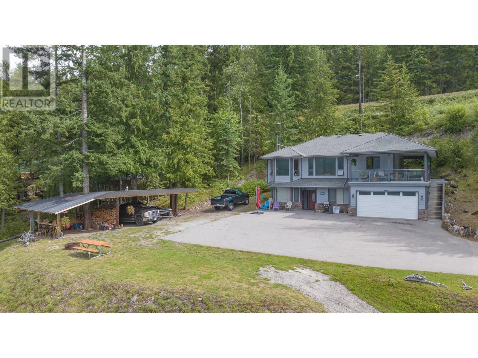 1710 6 Highway, Nakusp