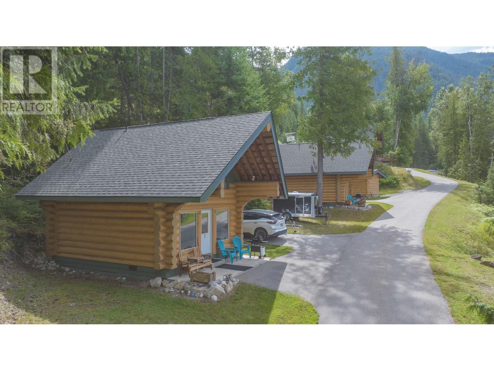 1710 6 Highway, Nakusp