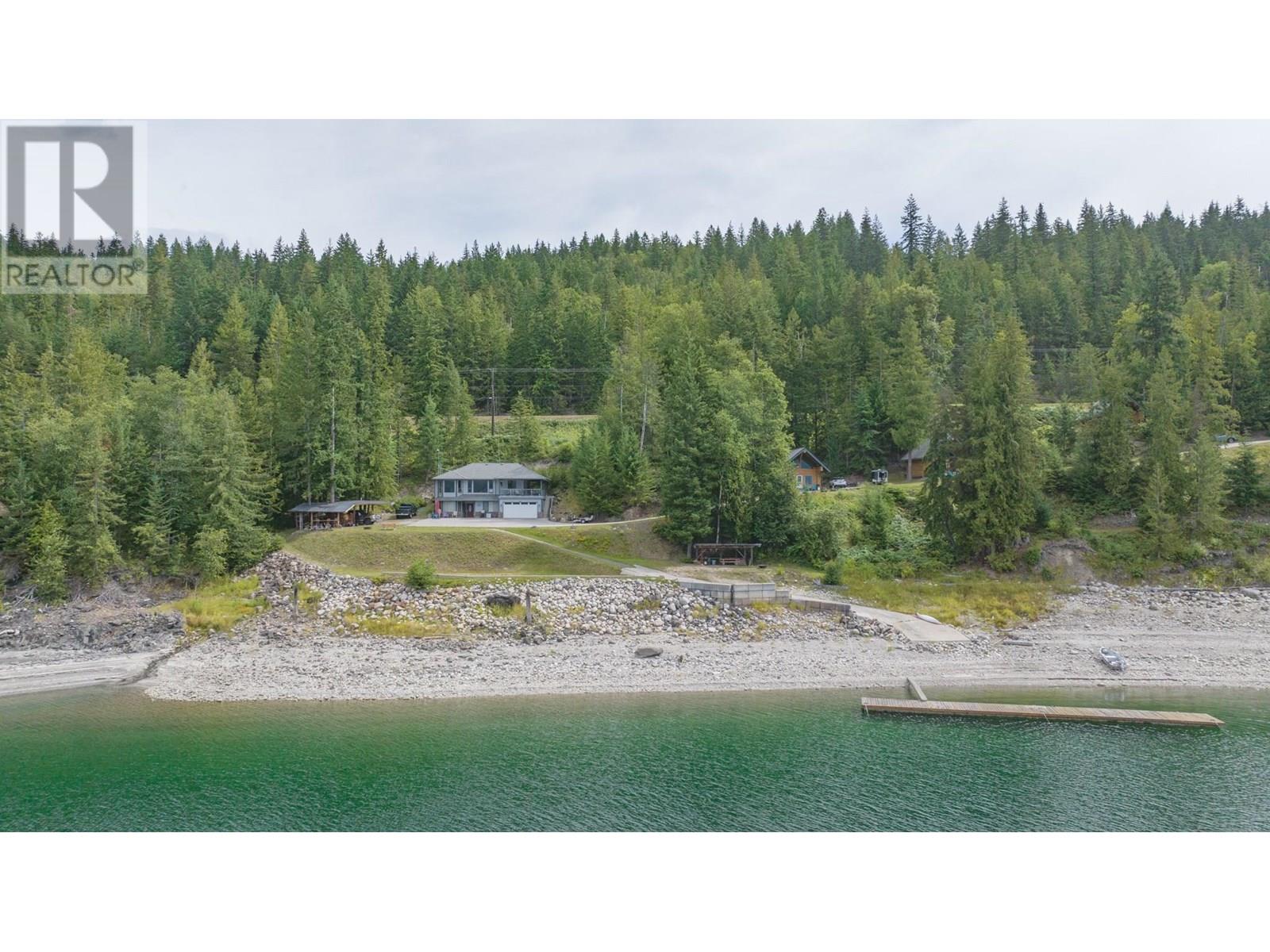 1710 6 Highway, Nakusp