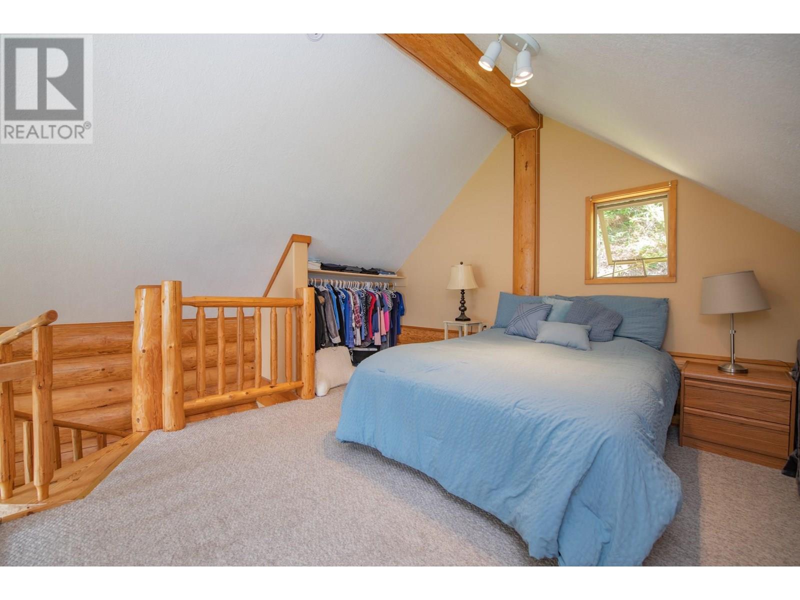 1710 6 Highway, Nakusp