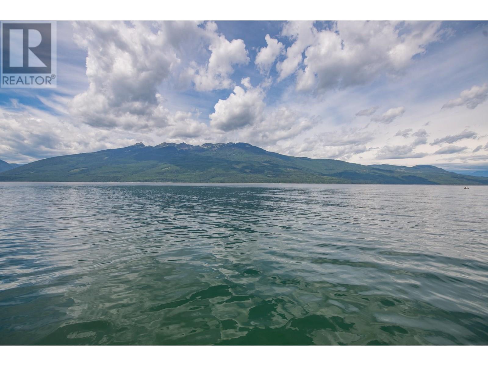 1710 6 Highway, Nakusp