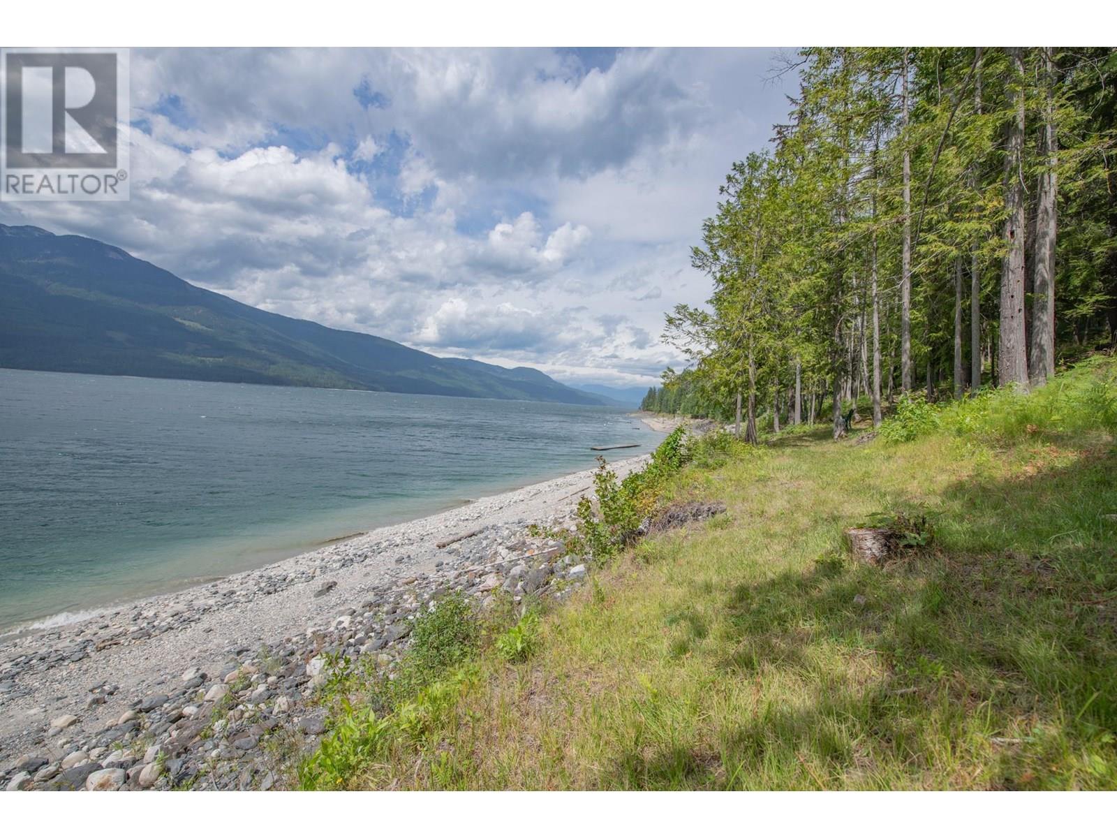 1710 6 Highway, Nakusp