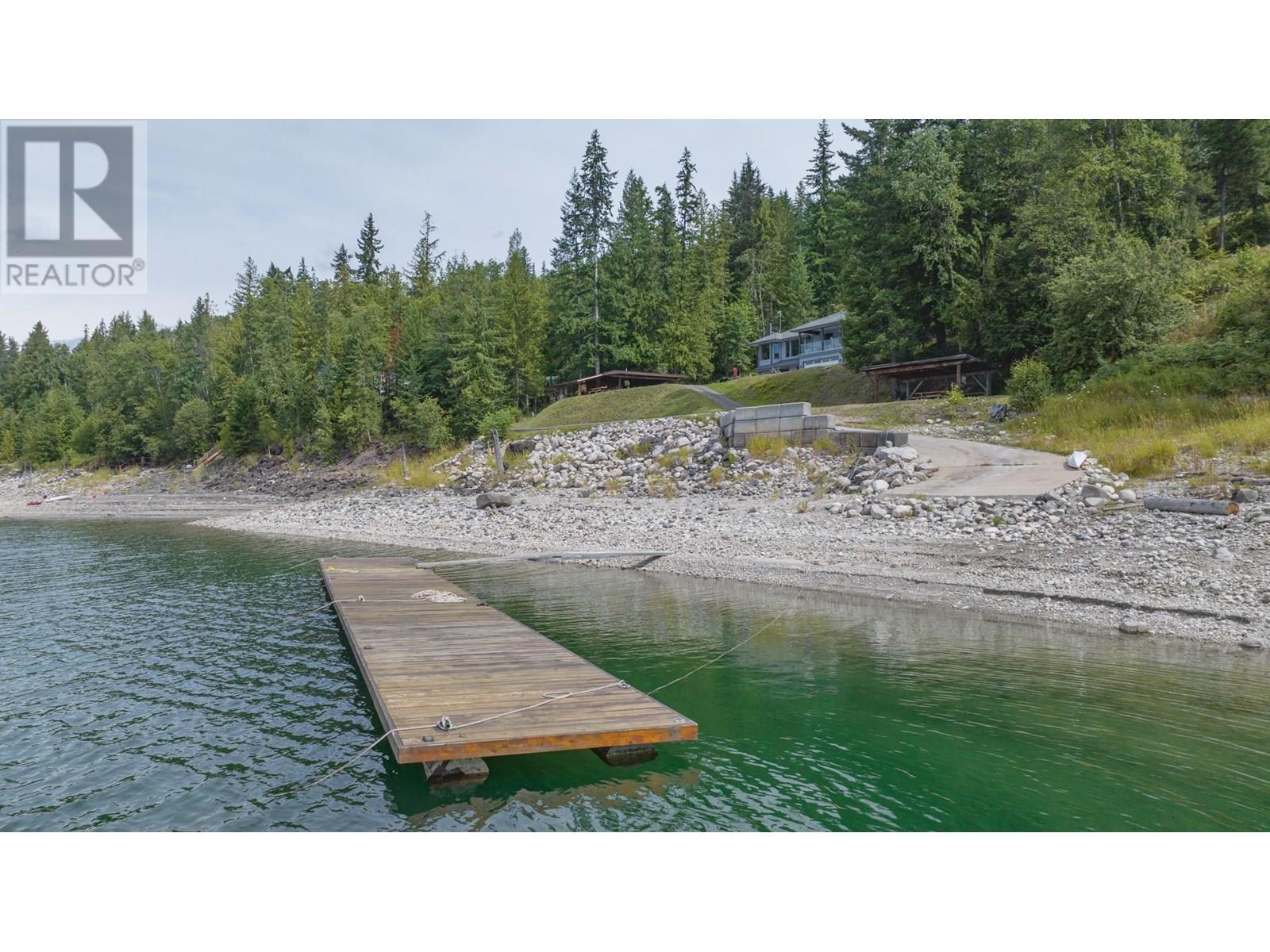 1710 6 Highway, Nakusp