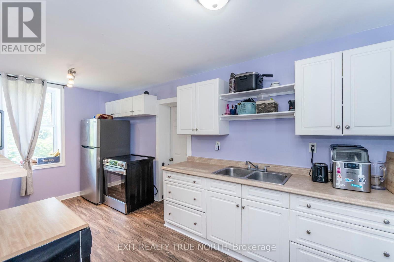 Photo 16 of 192 Manly Street, Midland ON