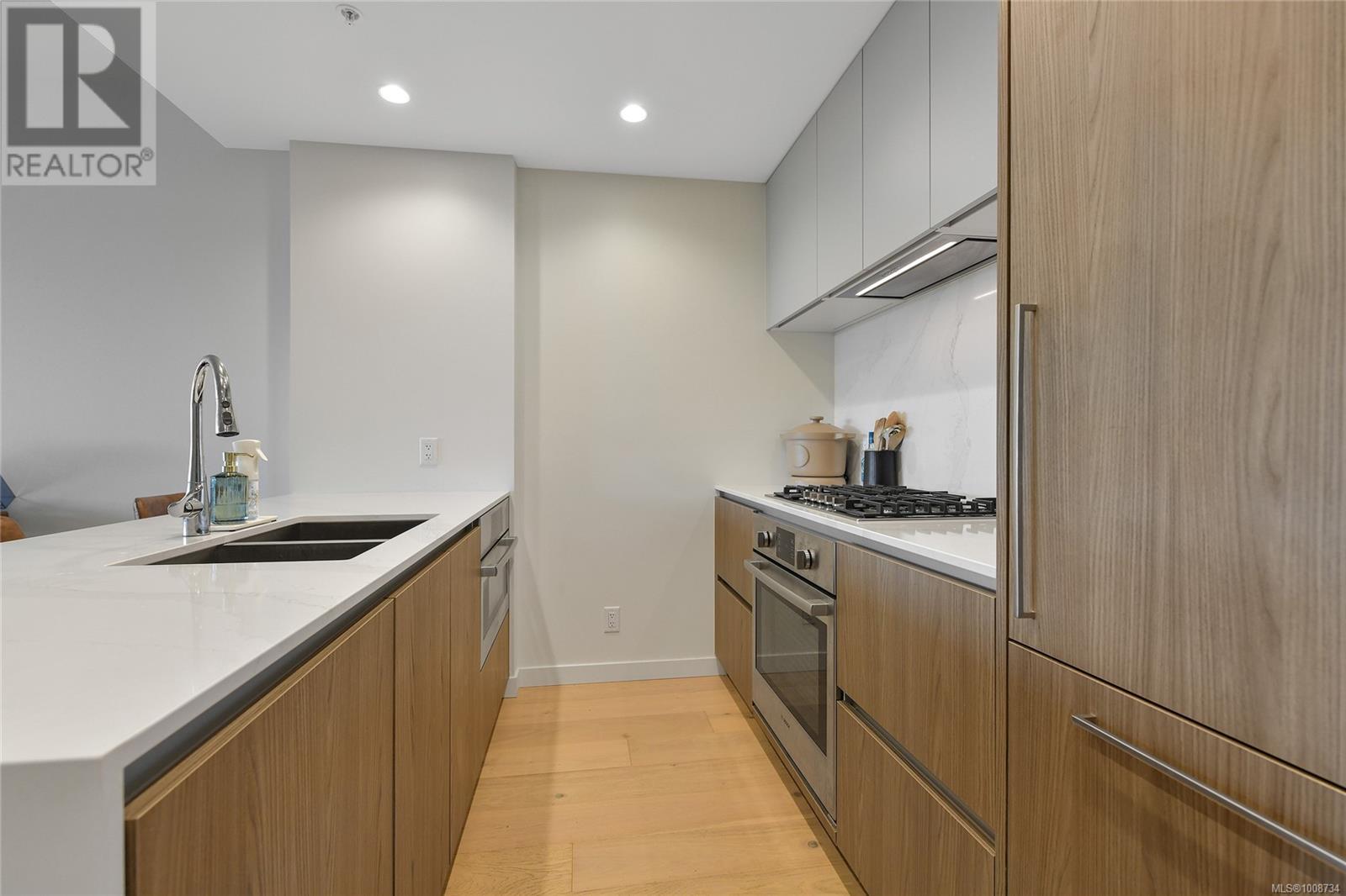 Photo 12 of 808 2000 Hannington Rd, Langford BC
