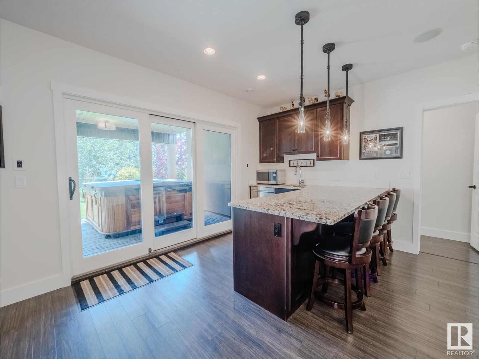 Photo 8 of 4101 49 Av, Beaumont AB