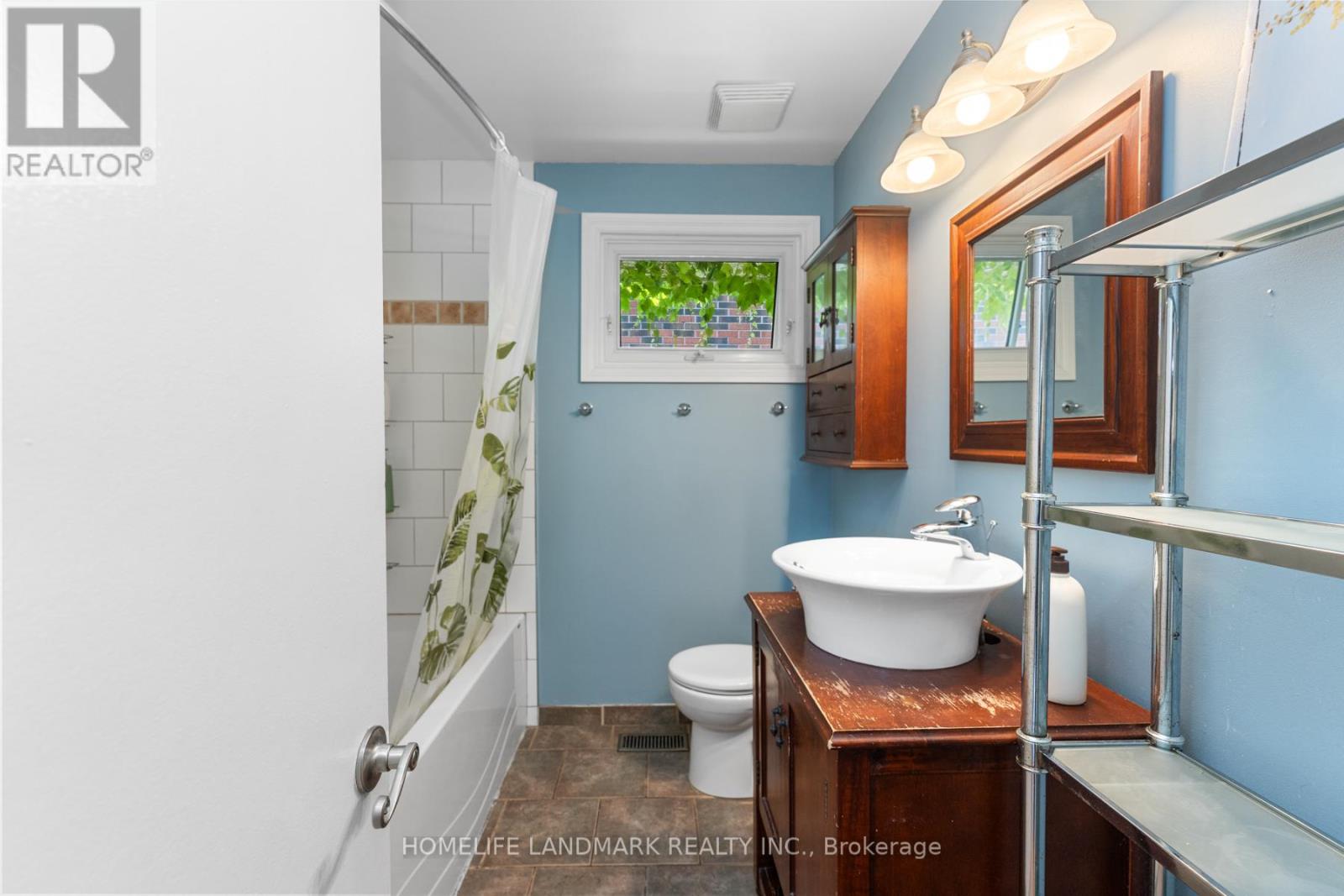 Photo 16 of 55 Cliff Crescent, Kingston ON