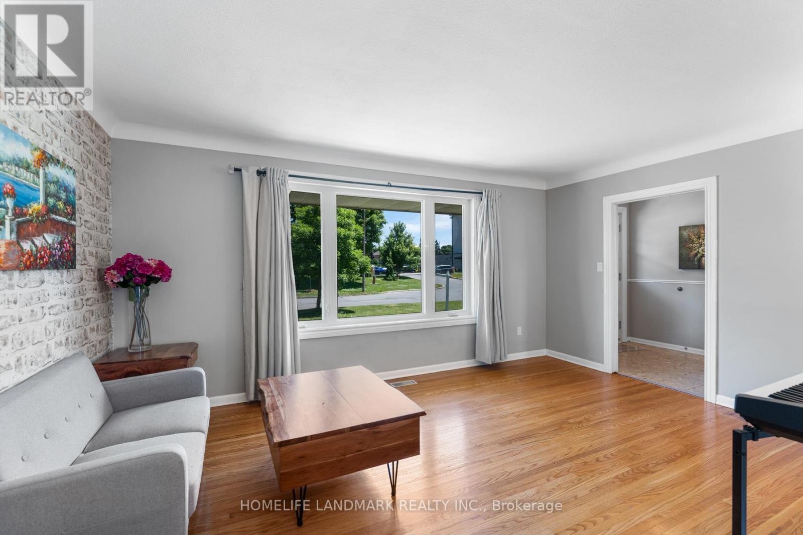 Photo 19 of 55 Cliff Crescent, Kingston ON