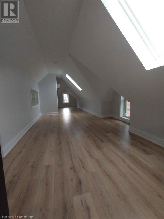 Photo 12 of 102 Grant Avenue, Hamilton ON