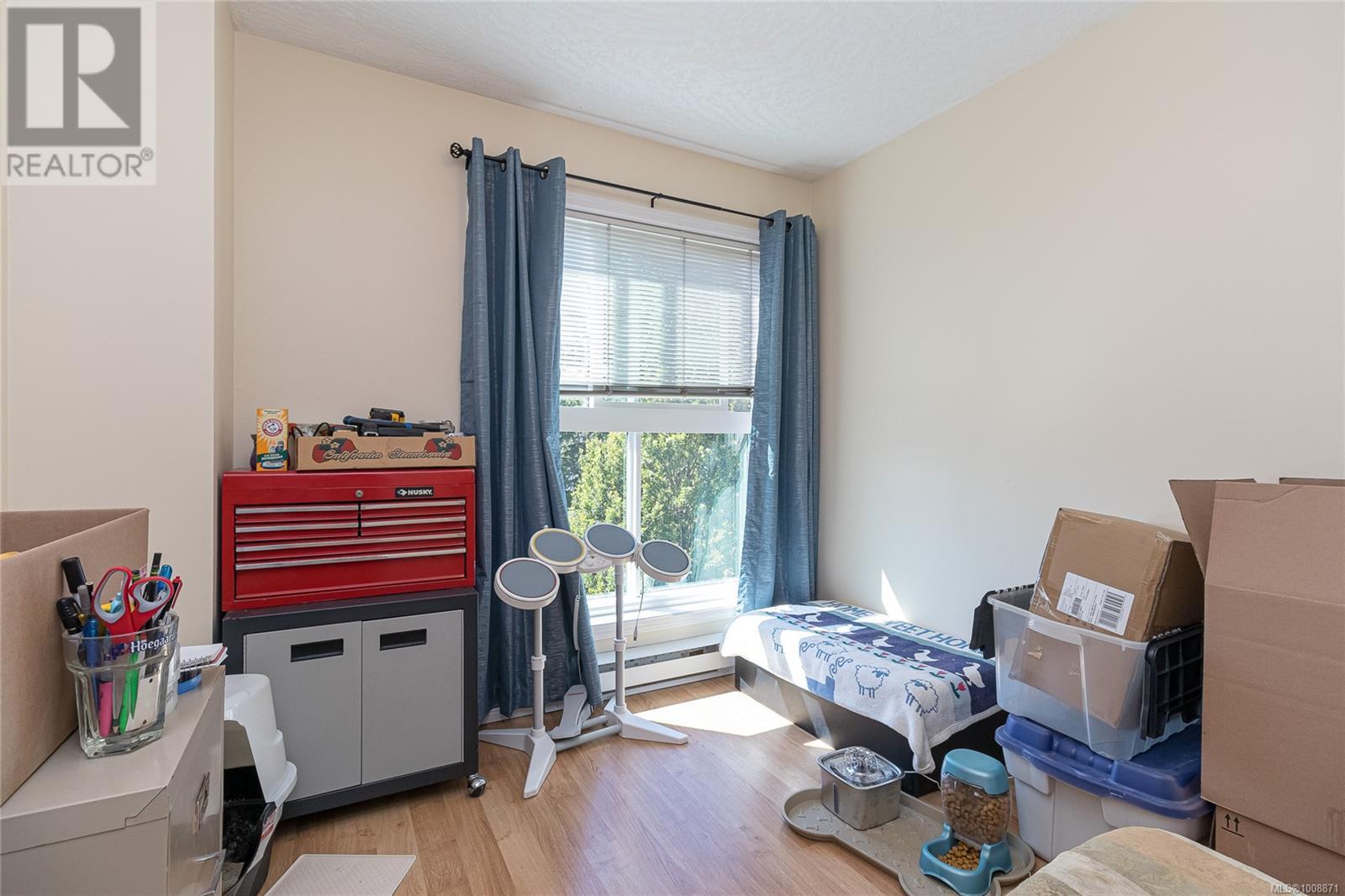 Photo 21 of 312 3460 Quadra St, Saanich BC