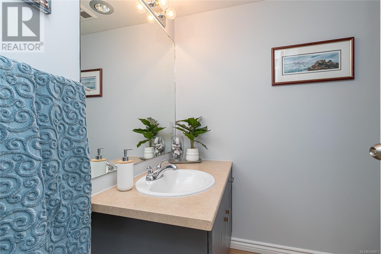 Photo 22 of 312 3460 Quadra St, Saanich BC