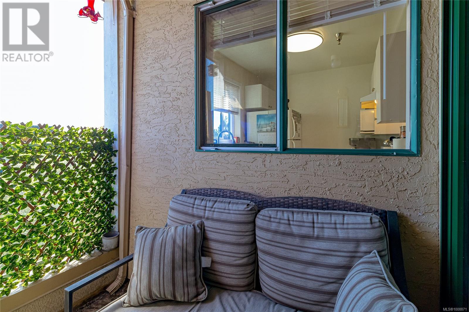 Photo 24 of 312 3460 Quadra St, Saanich BC
