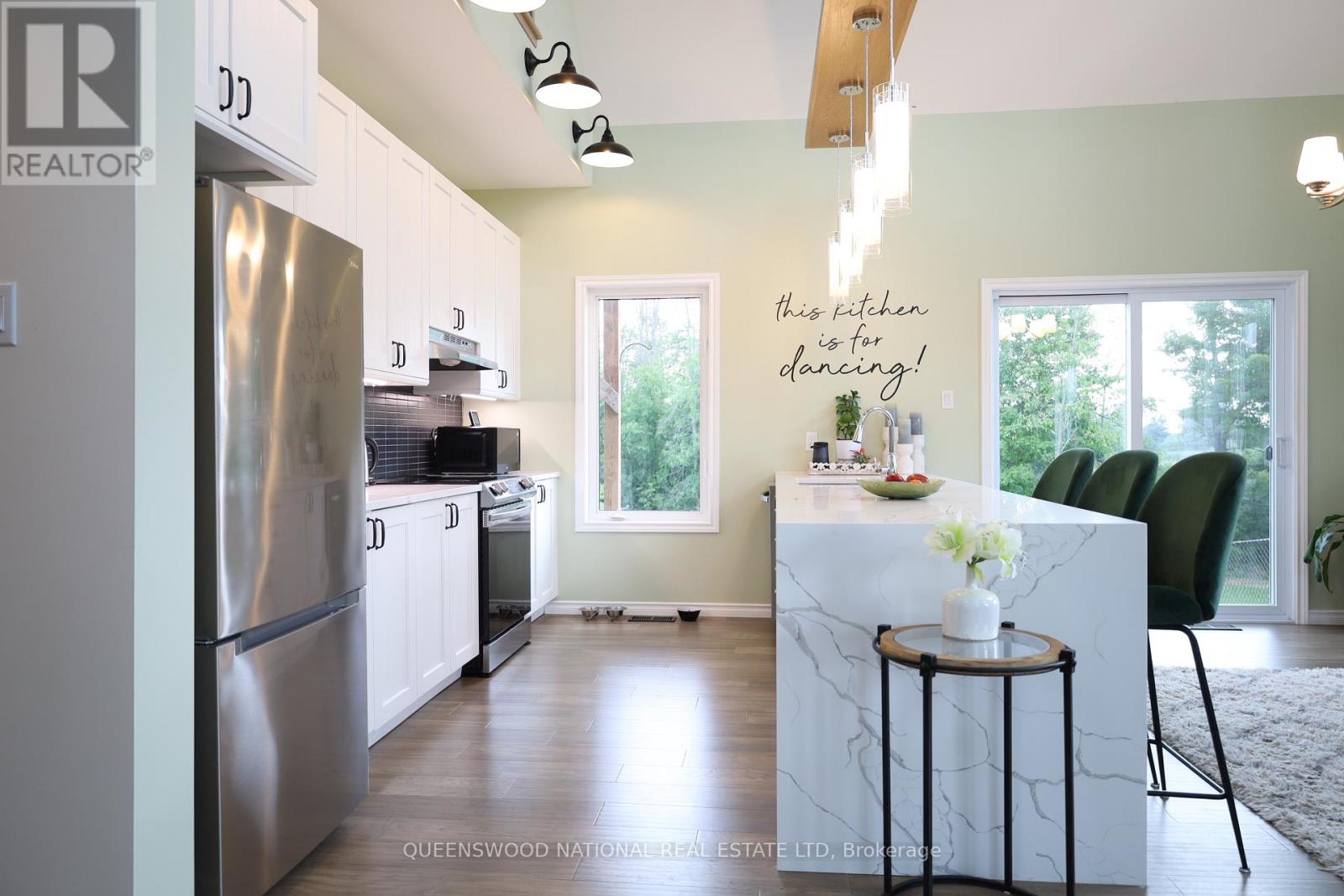 Photo 19 of 1010 Kilmarnock Road S, Merrickvillewolford ON