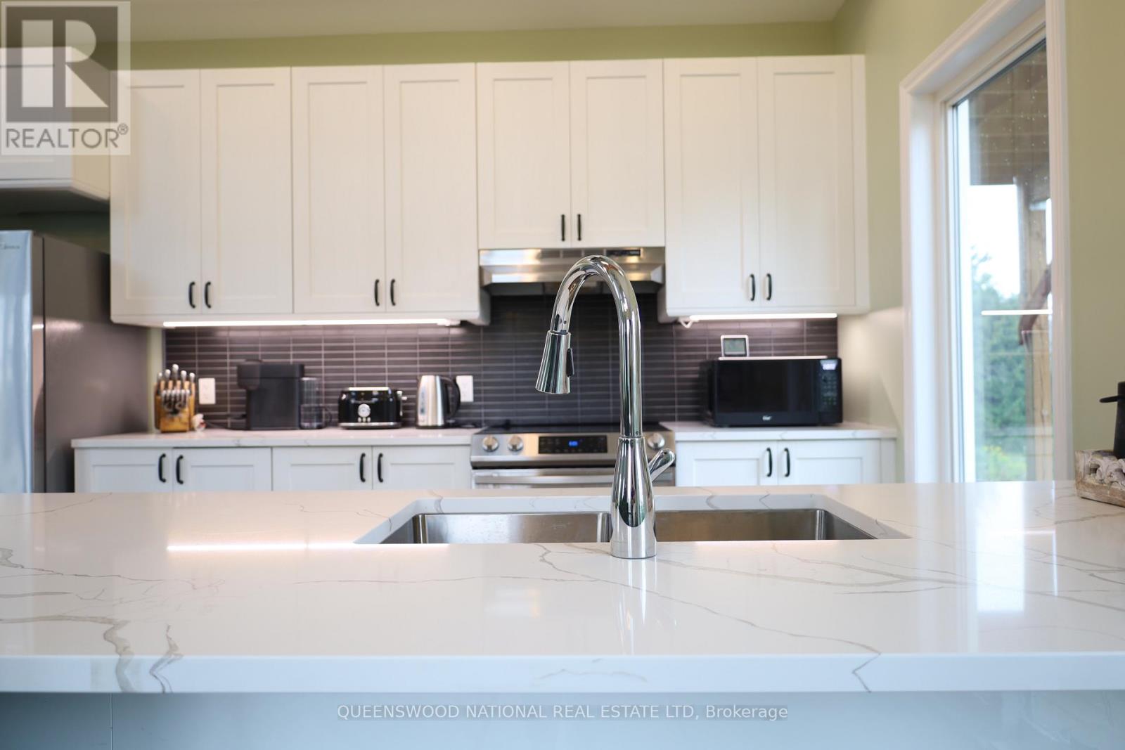 Photo 33 of 1010 Kilmarnock Road S, Merrickvillewolford ON