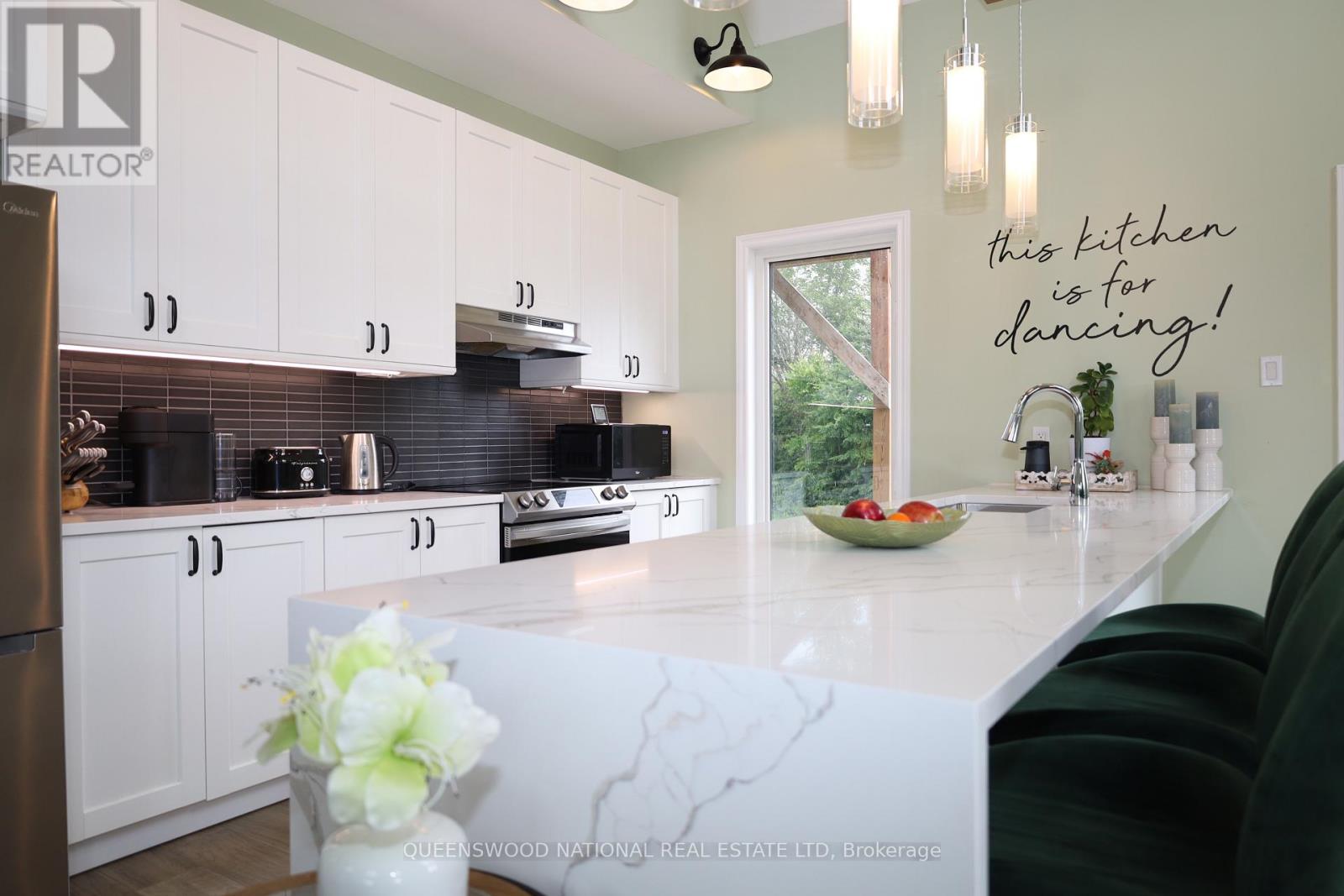 Photo 34 of 1010 Kilmarnock Road S, Merrickvillewolford ON