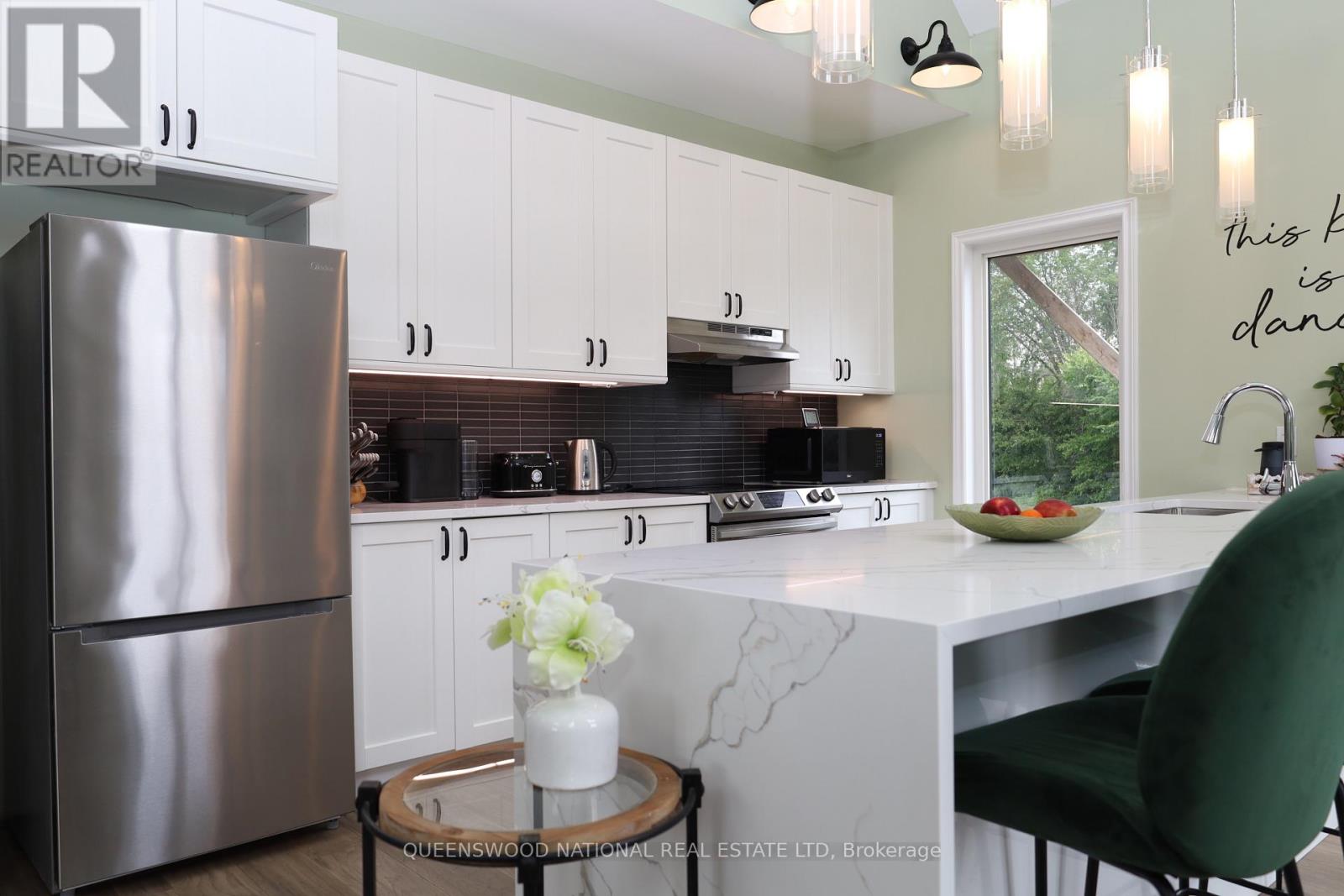 Photo 16 of 1010 Kilmarnock Road S, Merrickvillewolford ON