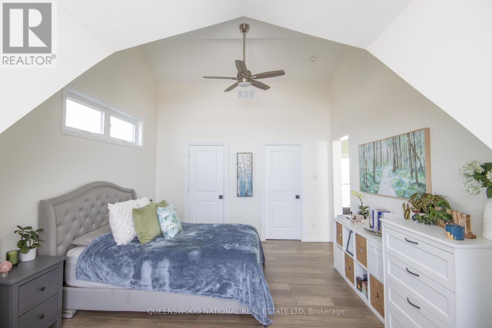 Photo 9 of 1010 Kilmarnock Road S, Merrickvillewolford ON