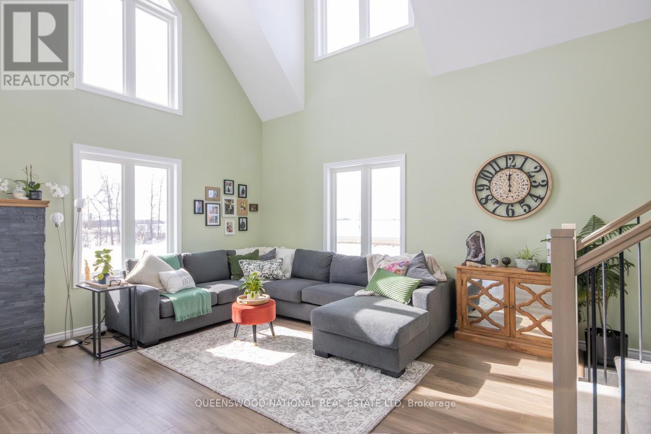 Photo 7 of 1010 Kilmarnock Road S, Merrickvillewolford ON