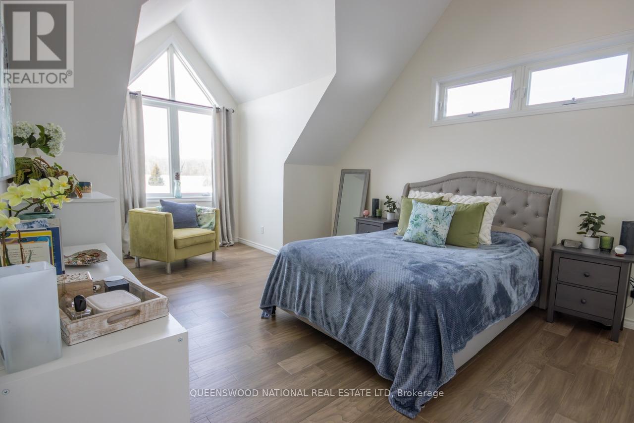 Photo 12 of 1010 Kilmarnock Road S, Merrickvillewolford ON