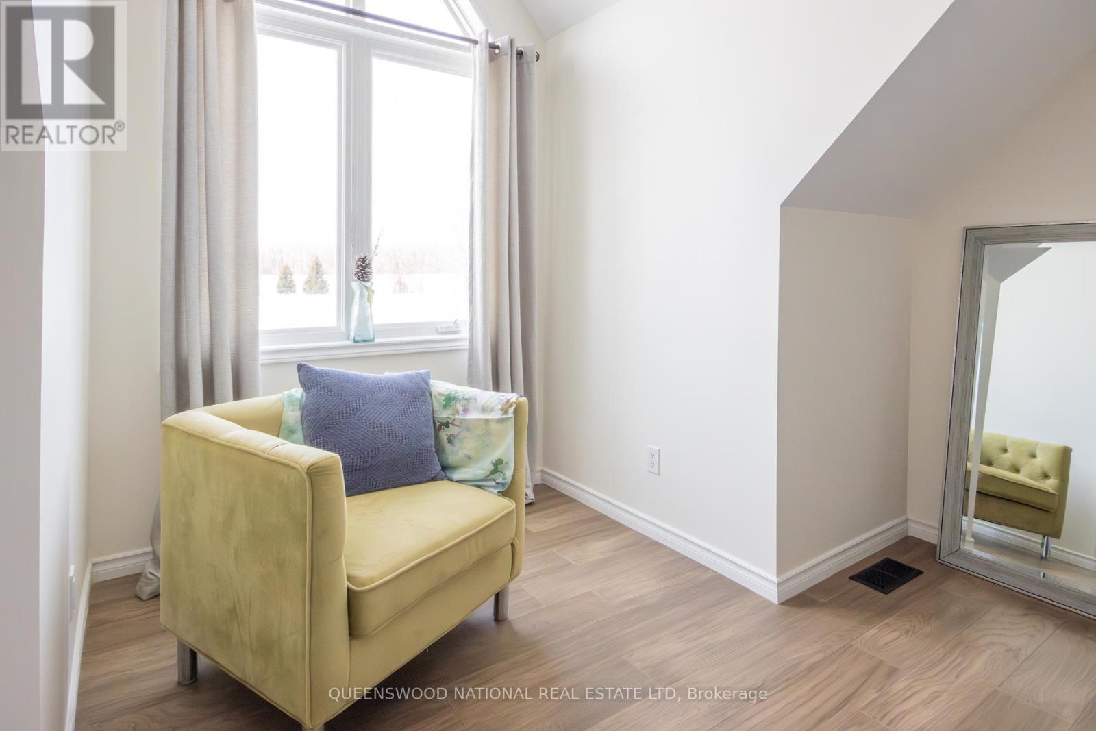 Photo 21 of 1010 Kilmarnock Road S, Merrickvillewolford ON