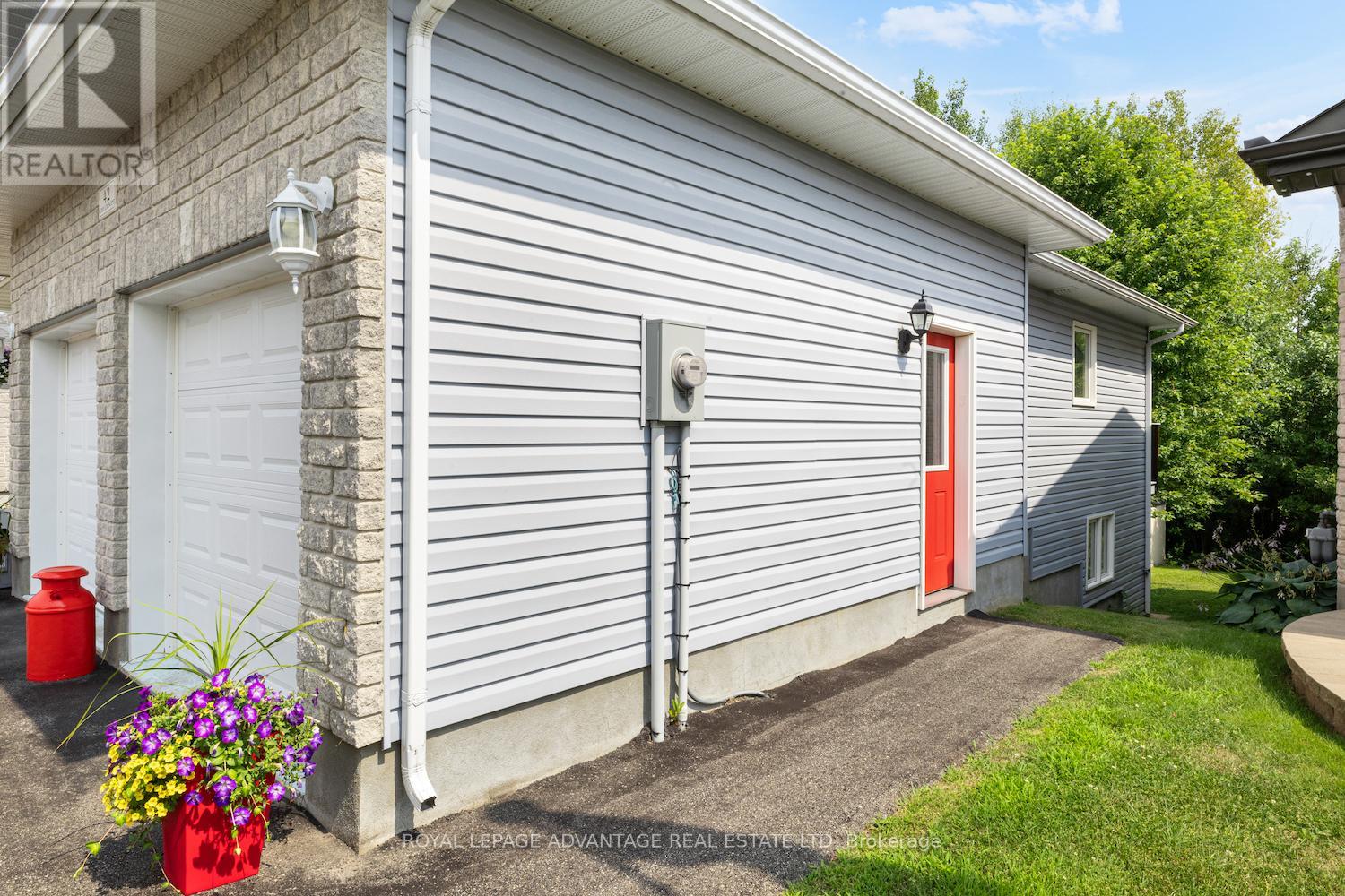 Photo 25 of 42 Code Crescent, Smiths Falls ON