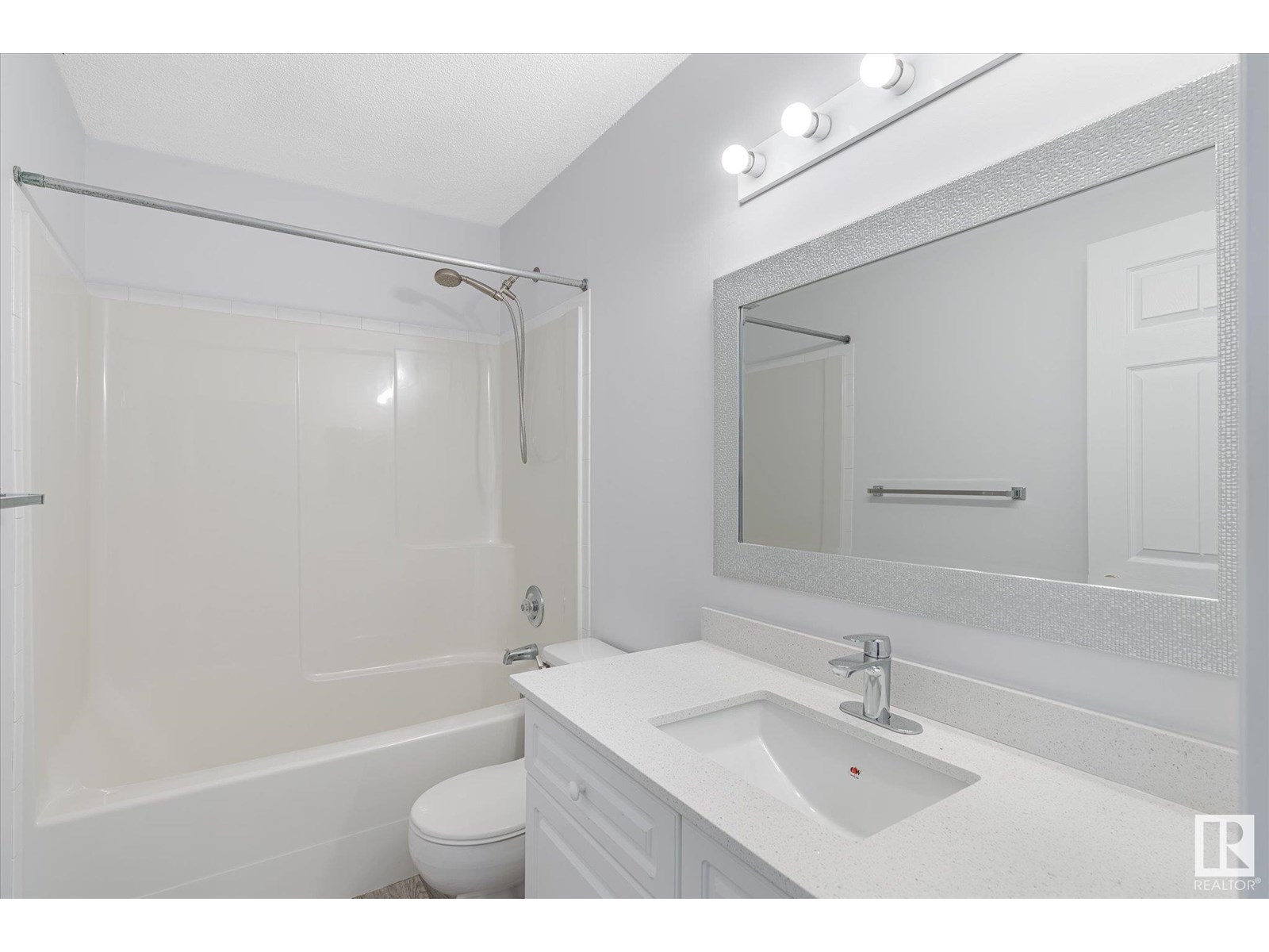 Photo 18 of 52 9630 176 St Nw, Edmonton AB