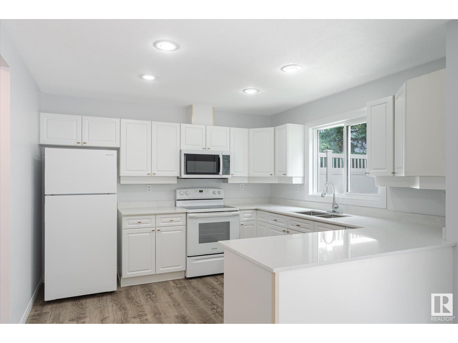 Photo 29 of 52 9630 176 St Nw, Edmonton AB