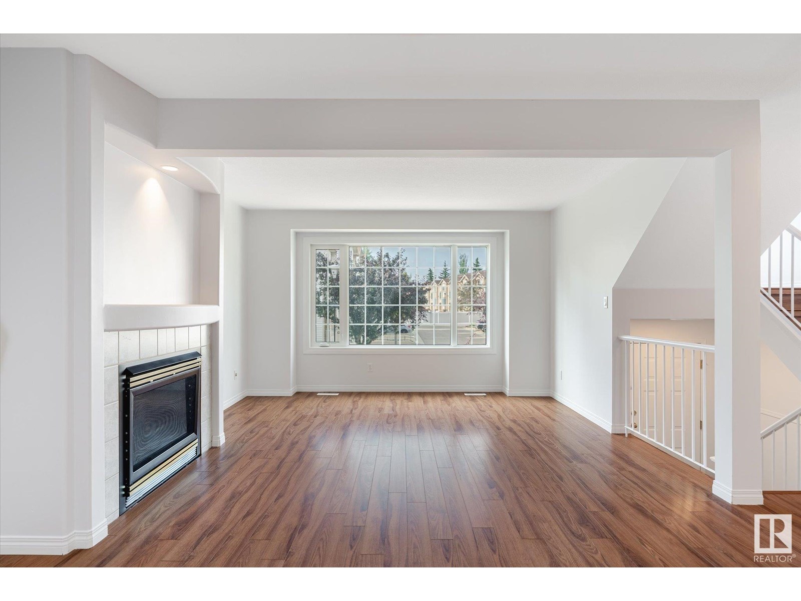Photo 11 of 52 9630 176 St Nw, Edmonton AB