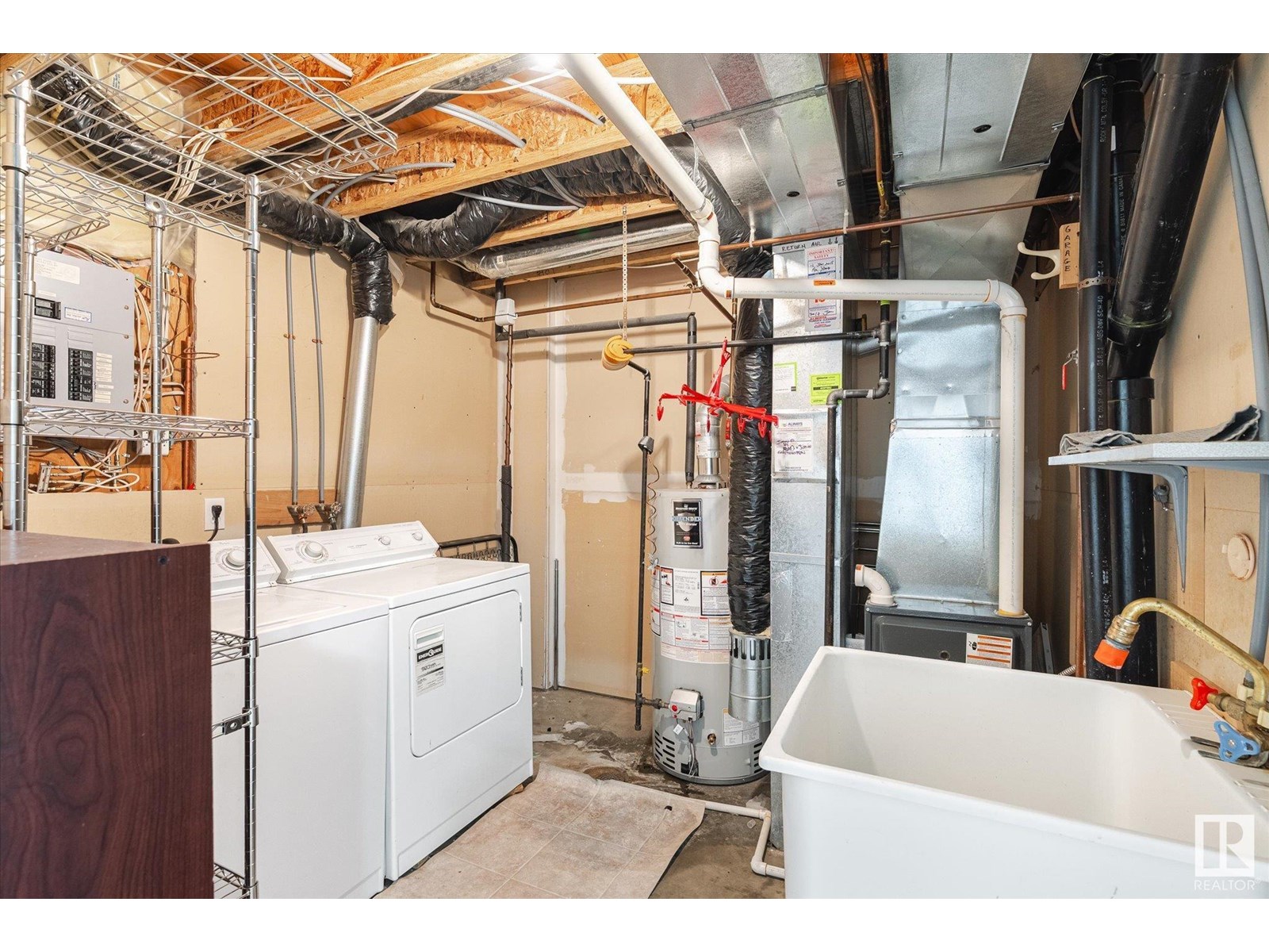 Photo 9 of 52 9630 176 St Nw, Edmonton AB