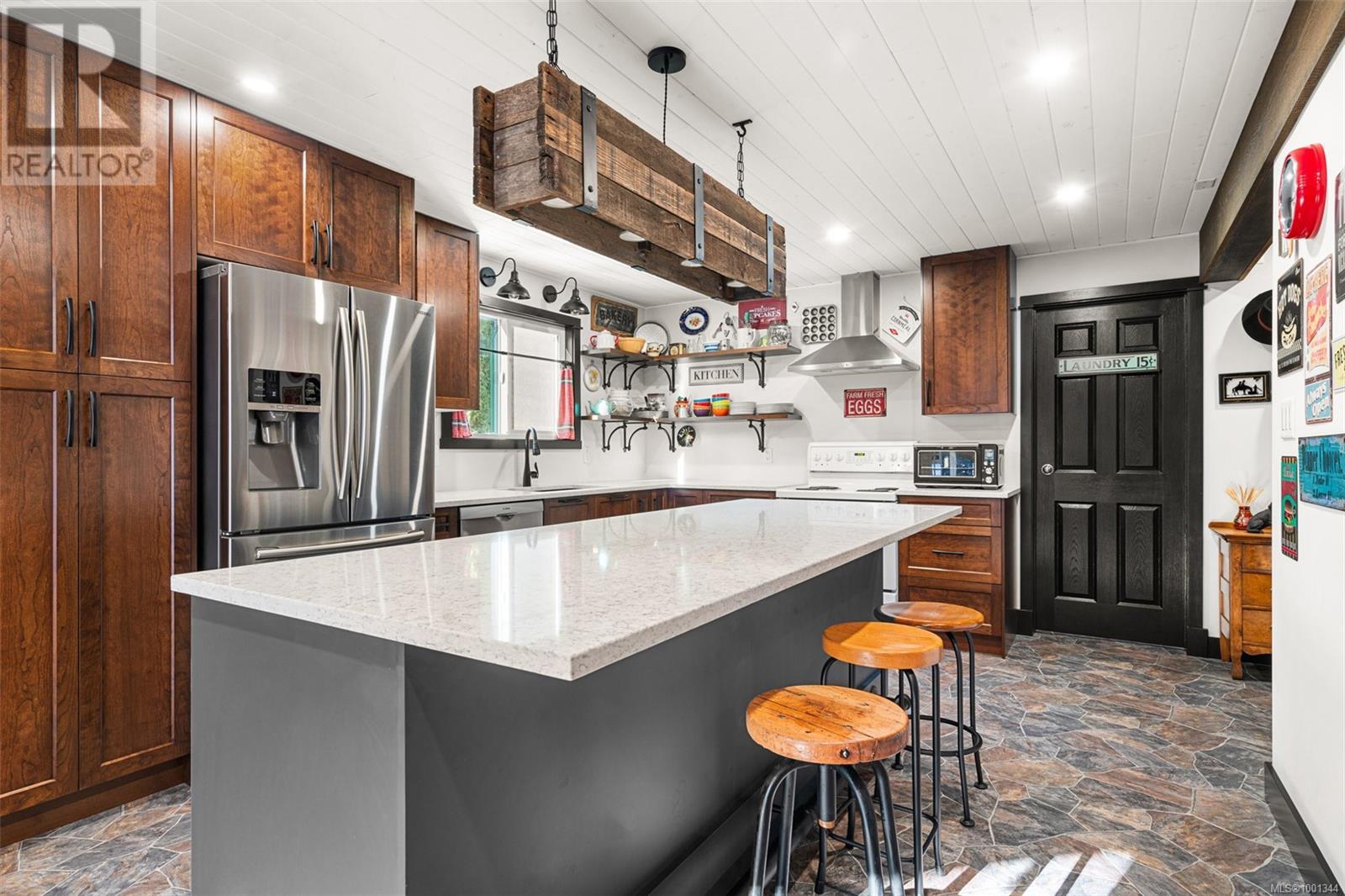 3249 Cecil Pl, Colwood