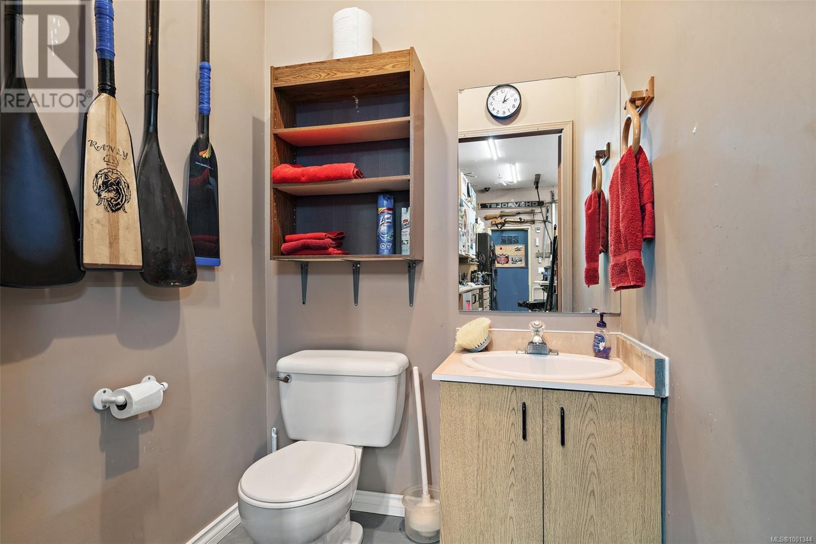 3249 Cecil Pl, Colwood