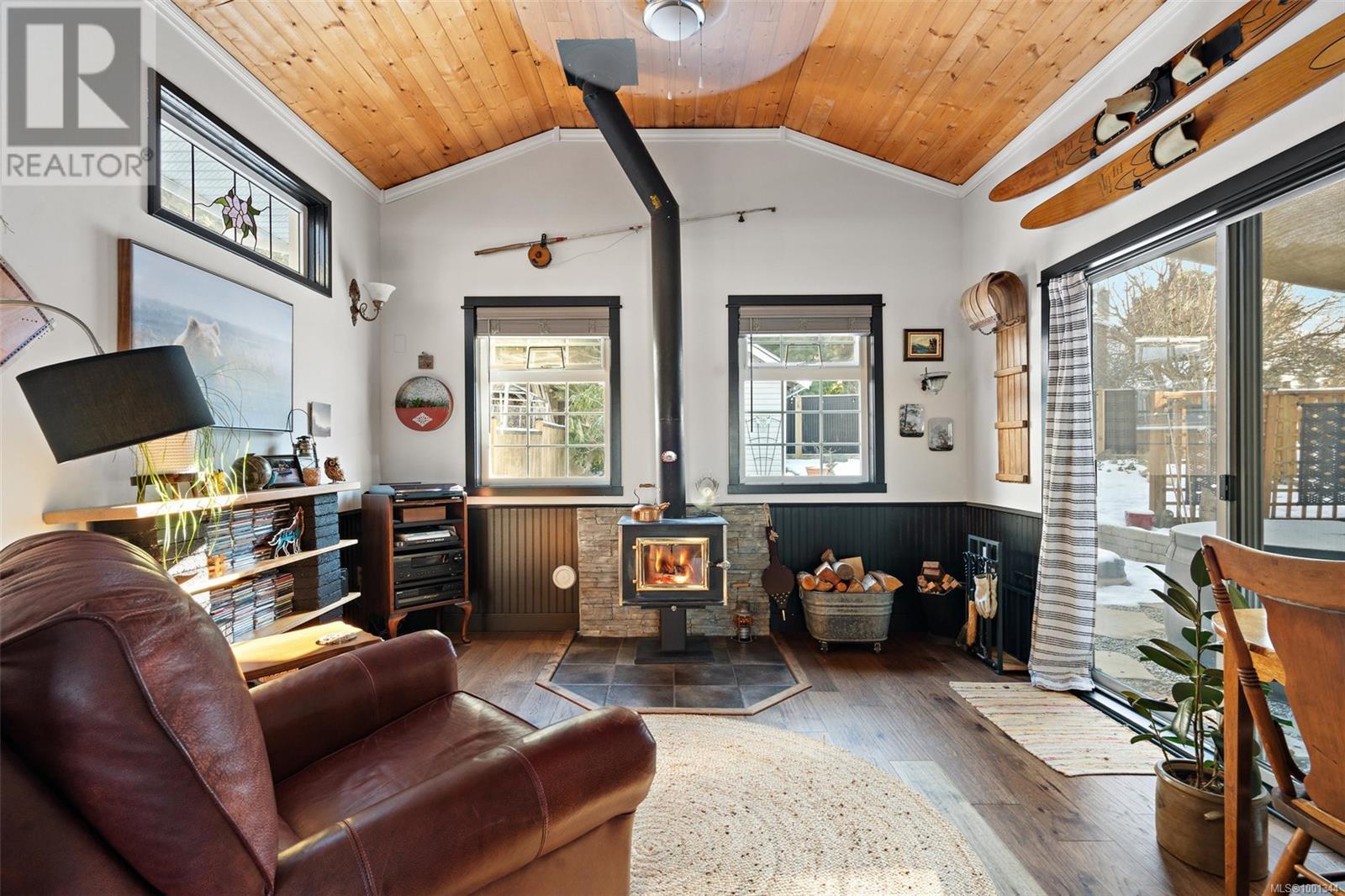 3249 Cecil Pl, Colwood