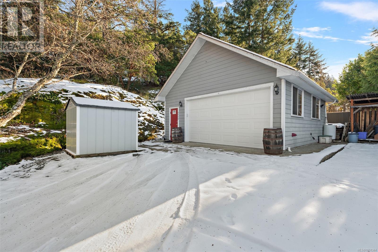 3249 Cecil Pl, Colwood