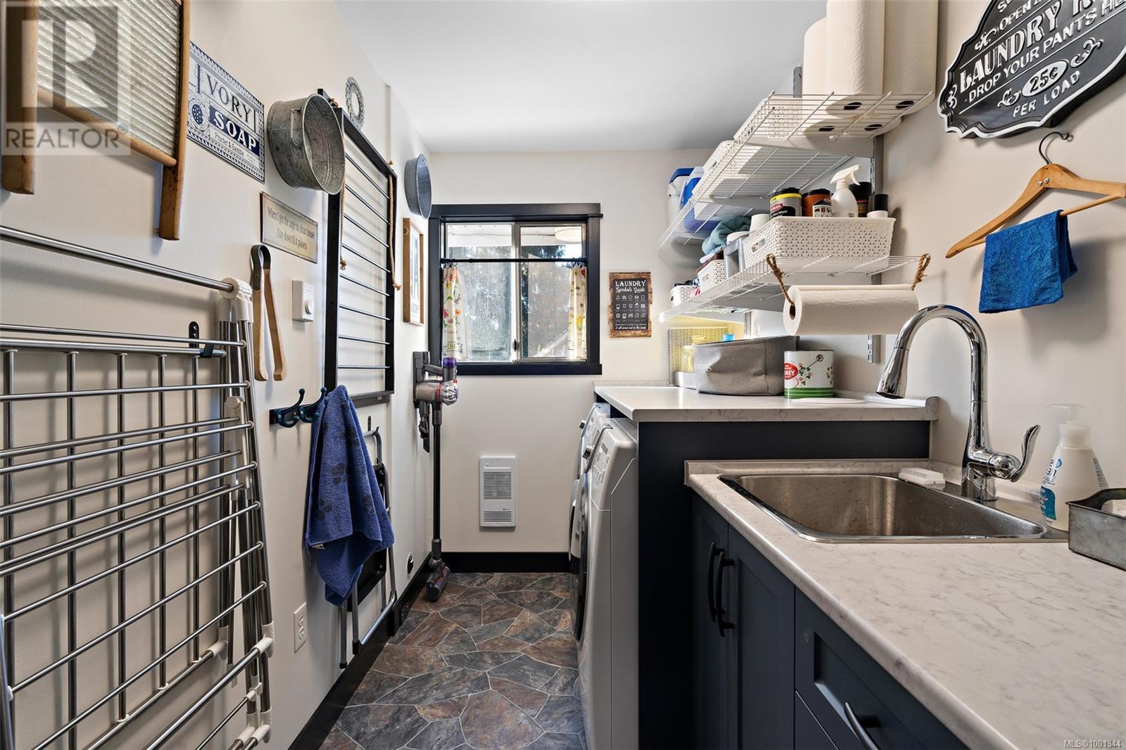 3249 Cecil Pl, Colwood